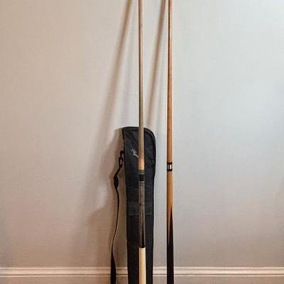 LOT 105: Pool Sticks & Case: Meucci & Unbranded