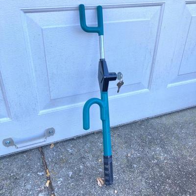 LOT 118: Shop Vac Wet / Dry 5 Gallon Vac, Schumacher Battery Charger in Original Box, Lug-All Hoist and The Club Steering Wheel Lock with...