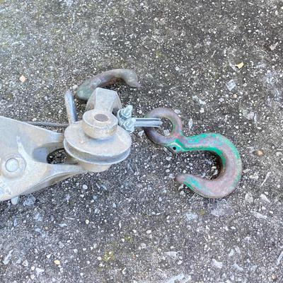 LOT 118: Shop Vac Wet / Dry 5 Gallon Vac, Schumacher Battery Charger in Original Box, Lug-All Hoist and The Club Steering Wheel Lock with...