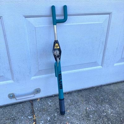 LOT 118: Shop Vac Wet / Dry 5 Gallon Vac, Schumacher Battery Charger in Original Box, Lug-All Hoist and The Club Steering Wheel Lock with...