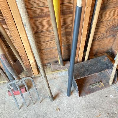 LOT 122: Large Collection of Outdoor / Construction Tools - Shovels, Rakes, Sledge Hammers, Pry Bars and More