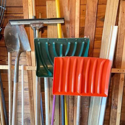 LOT 122: Large Collection of Outdoor / Construction Tools - Shovels, Rakes, Sledge Hammers, Pry Bars and More
