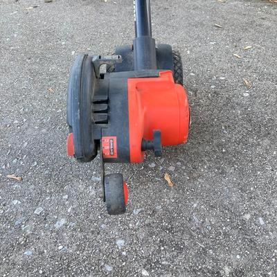 LOT 125: Black & Decker Edge Hog LE750 with Garden / Lawn Stakes, Rake, Shovel and Hoe