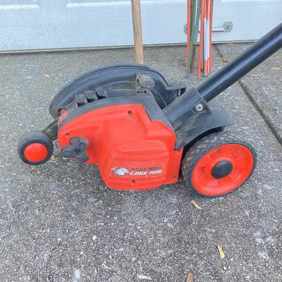 LOT 125: Black & Decker Edge Hog LE750 with Garden / Lawn Stakes, Rake, Shovel and Hoe