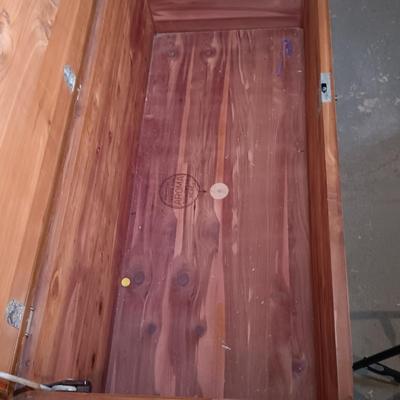 LOT 136: Vintage Lane Cedar Chest