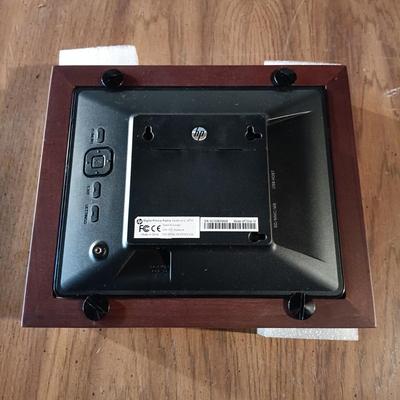 LOT 139: HP 7" Digital Picture Frame, Philips DC290B Audio Player & Optimus TM-155 Stereo Tuner