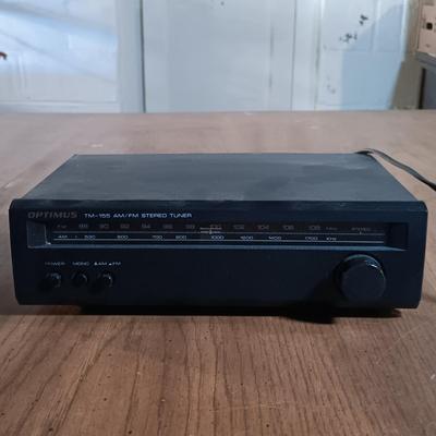 LOT 139: HP 7" Digital Picture Frame, Philips DC290B Audio Player & Optimus TM-155 Stereo Tuner