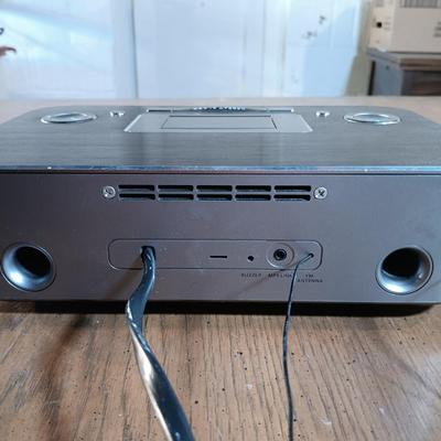 LOT 139: HP 7" Digital Picture Frame, Philips DC290B Audio Player & Optimus TM-155 Stereo Tuner