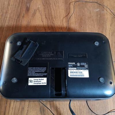 LOT 139: HP 7" Digital Picture Frame, Philips DC290B Audio Player & Optimus TM-155 Stereo Tuner