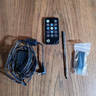 LOT 139: HP 7" Digital Picture Frame, Philips DC290B Audio Player & Optimus TM-155 Stereo Tuner