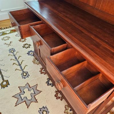 Early American Style Hutch & Credenza (DR-JS)