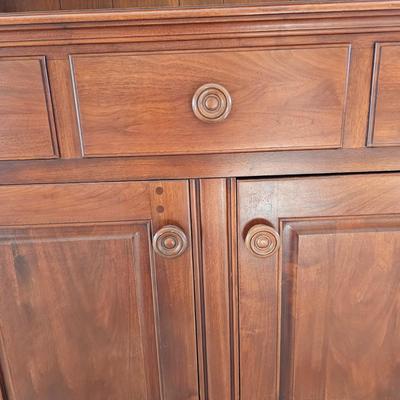 Early American Style Hutch & Credenza (DR-JS)