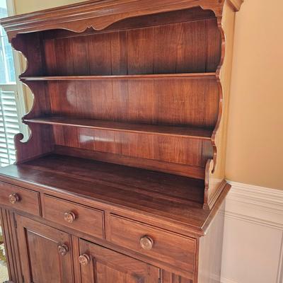 Early American Style Hutch & Credenza (DR-JS)