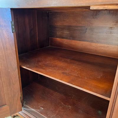Early American Style Hutch & Credenza (DR-JS)