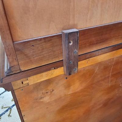 Early American Style Hutch & Credenza (DR-JS)