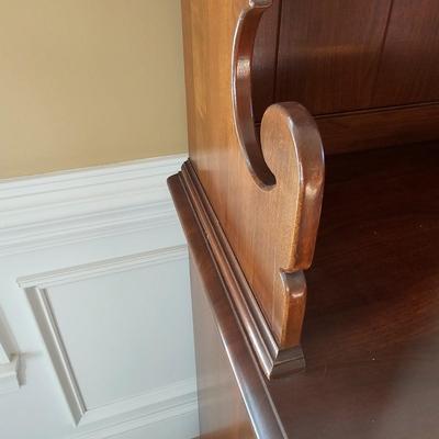 Early American Style Hutch & Credenza (DR-JS)