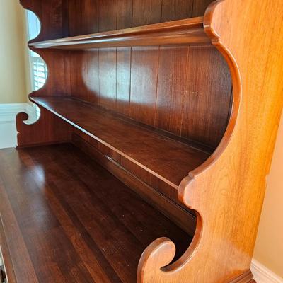 Early American Style Hutch & Credenza (DR-JS)