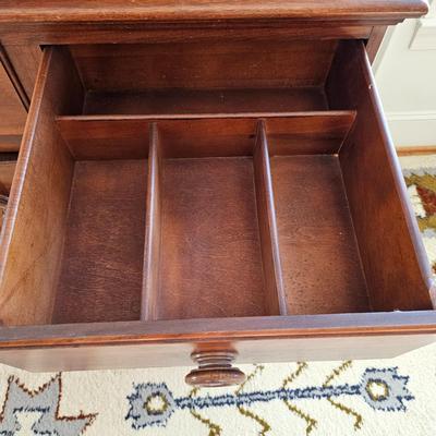 Early American Style Hutch & Credenza (DR-JS)