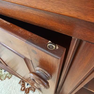 Early American Style Hutch & Credenza (DR-JS)