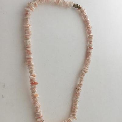 Light pink shell type collar necklace vintage clasp