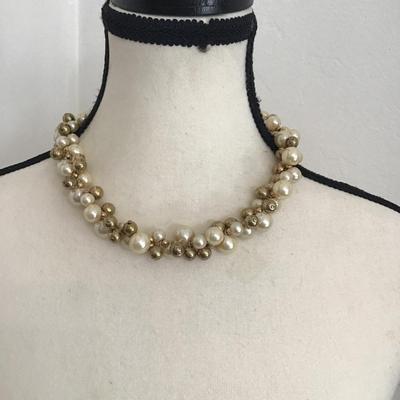 Vintage Faux pearl necklace with gold tone beads
