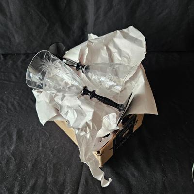 Six Black Stemmed Wineglasses (K-JS)