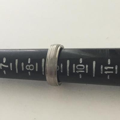 Silver tone unmarked ring