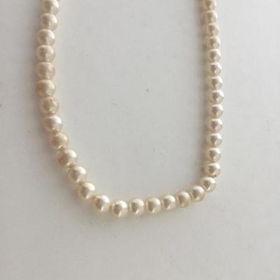 Faux pearl stretchy collar necklace