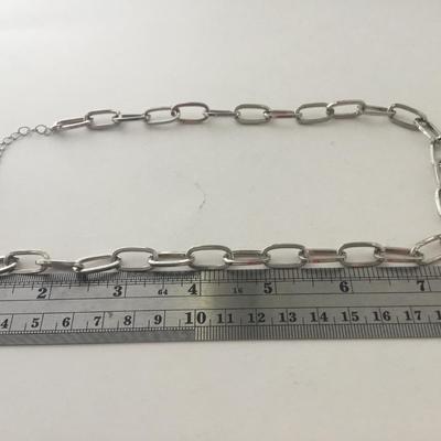 Silver tone chain like fashion necklace