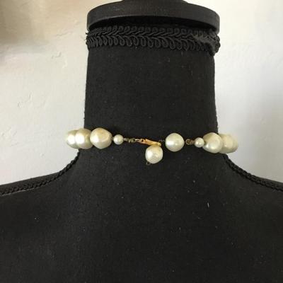 Chunky faux, pearl vintage bead choker
