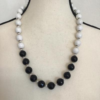 Vintage, black and white faceted bead necklace