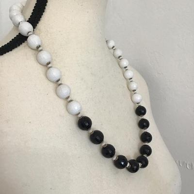 Vintage, black and white faceted bead necklace