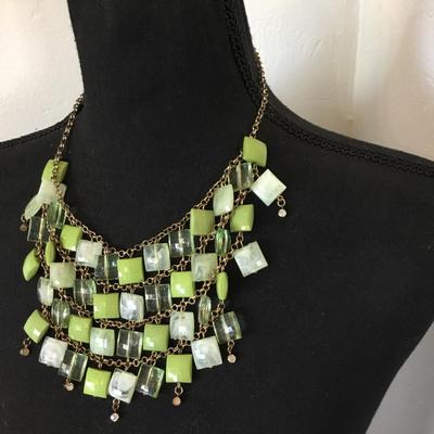 Beautiful vintage, gold tone, faux green glass statement necklace