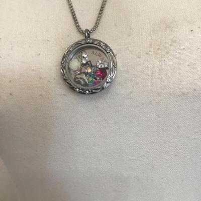 Very nice silver necklace with a charm pendant