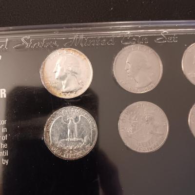 KENNEDY HALF DOLLARS AND WASHINGTON QUARTERS OVAL OFFICE COLLECTION