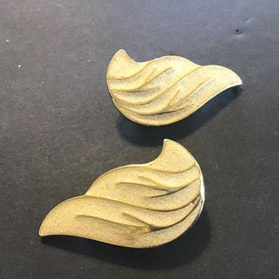Leaf Clip on Earrings
