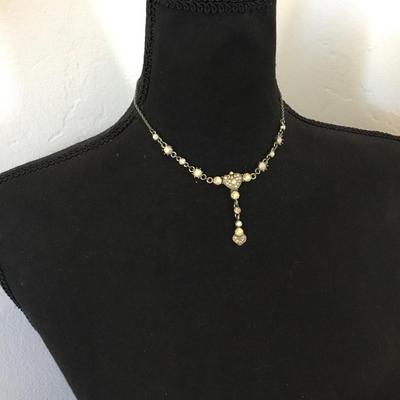 Gorgeous, iridescent, silver tone necklace very nice vintage