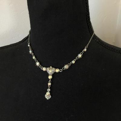 Gorgeous, iridescent, silver tone necklace very nice vintage