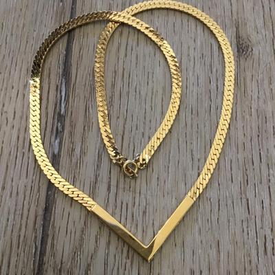 Beautiful, vintage, mid century, gold tone, flat chain V necklace