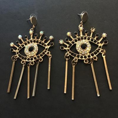 Really cool eye dangle earrings