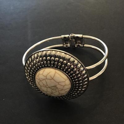 Silver tone gemstone hinged bracelet