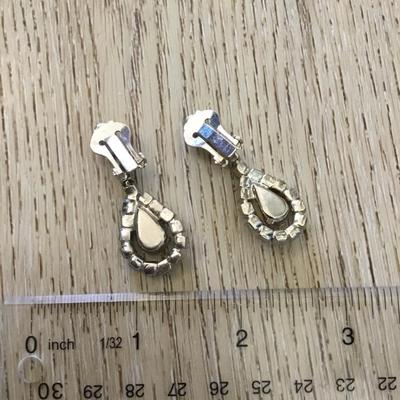 Beautiful, vintage, rhinestone, silver toned clip on dangle earrings