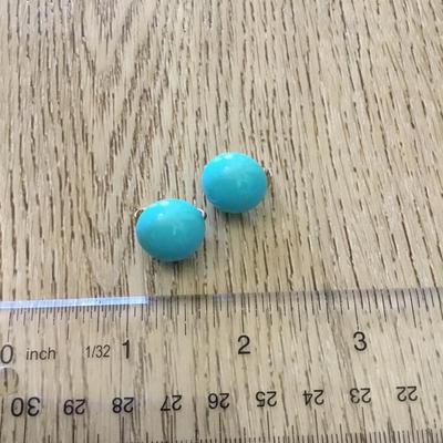 Cute Avon turquoise gold tone clip on earrings