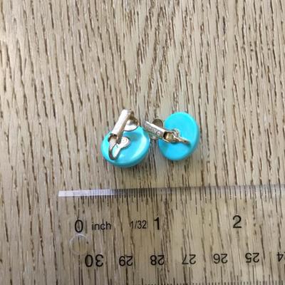 Cute Avon turquoise gold tone clip on earrings