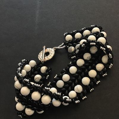 White stone bead toggle bracelet