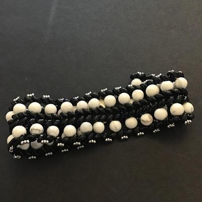 White stone bead toggle bracelet