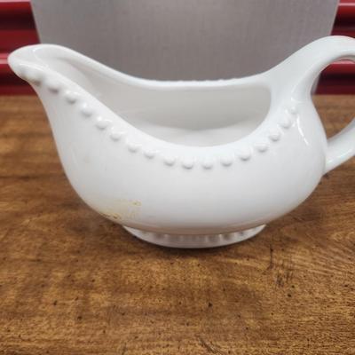 Gravy boat