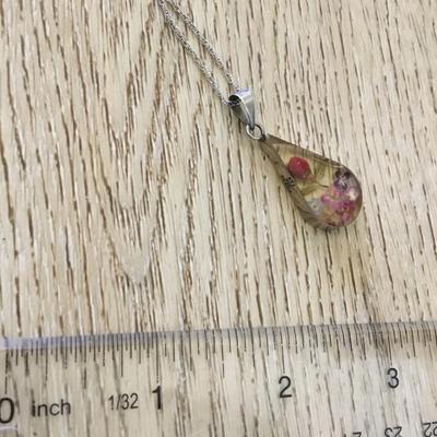 Super cute, vintage acrylic, dried flower, 925 sterling silver pendant chain necklace