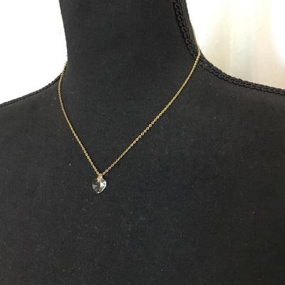 Beautiful, vintage, crystal heart pendant in gold tone chain necklace