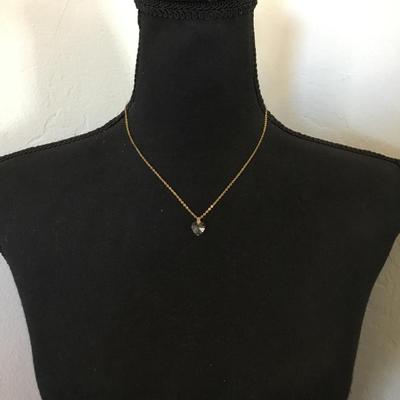 Beautiful, vintage, crystal heart pendant in gold tone chain necklace